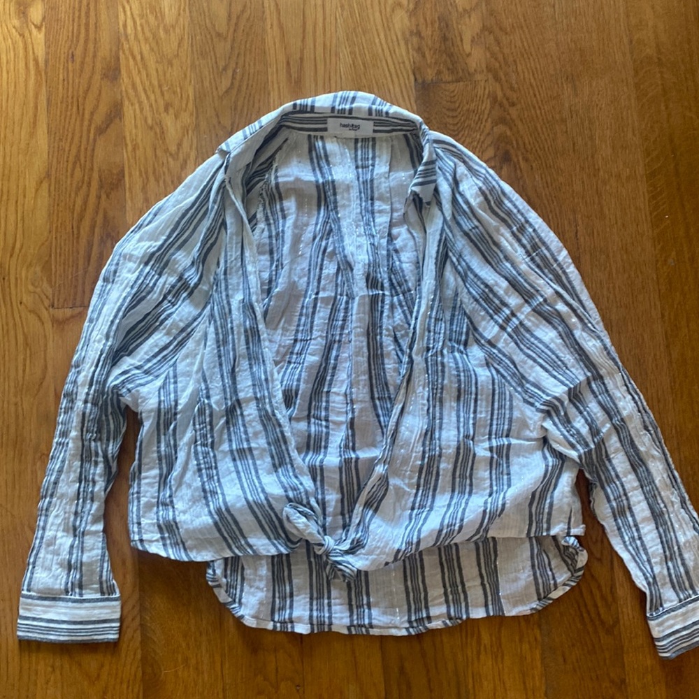 Linen three quarter sleeve tie top